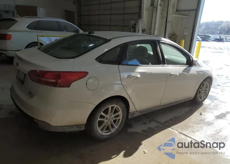 2015 Ford Focus Se z USA, uszkodzony, nr VIN 1FADP3F22FL267712